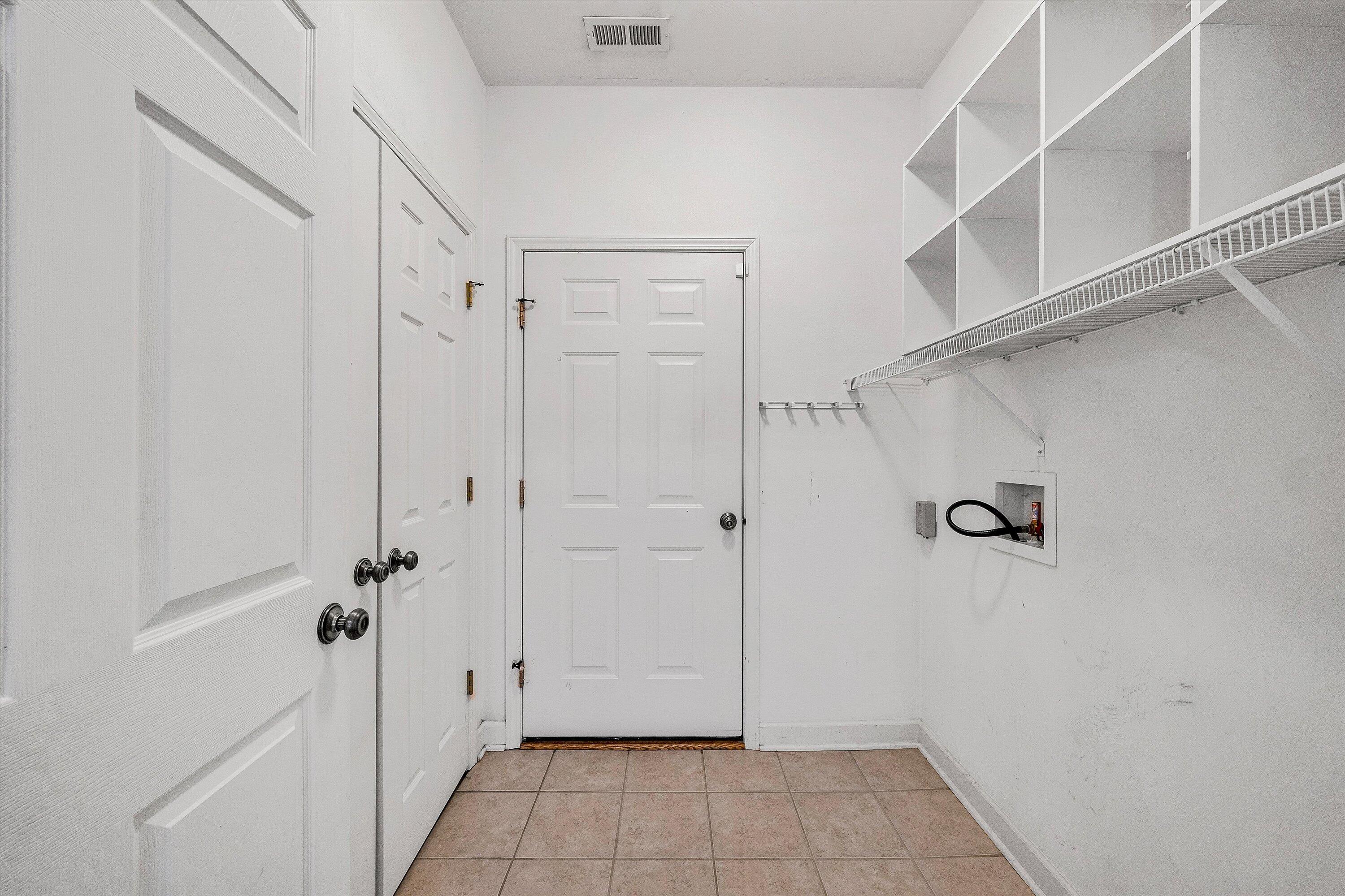 1613 Edgebrook Road Salem, VA 24153 - Photo 14 of 40 a view of a walk in closet
