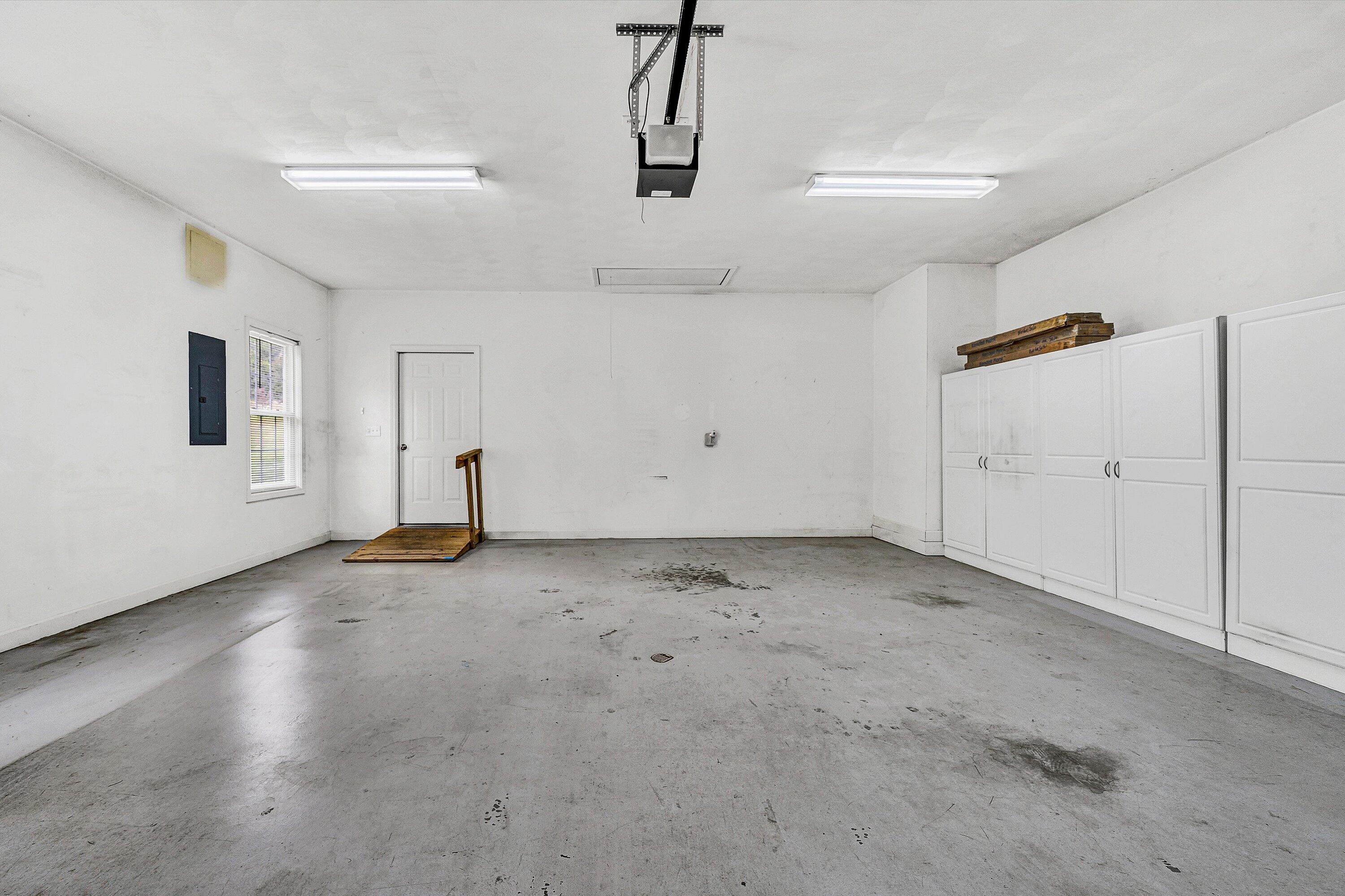 1613 Edgebrook Road Salem, VA 24153 - Photo 16 of 40 a view of a room with gym equipment