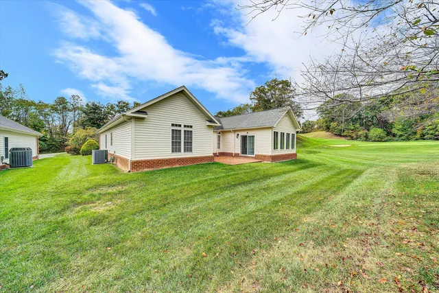 $449,500 | 1613 Edgebrook Road, Salem, VA 24153