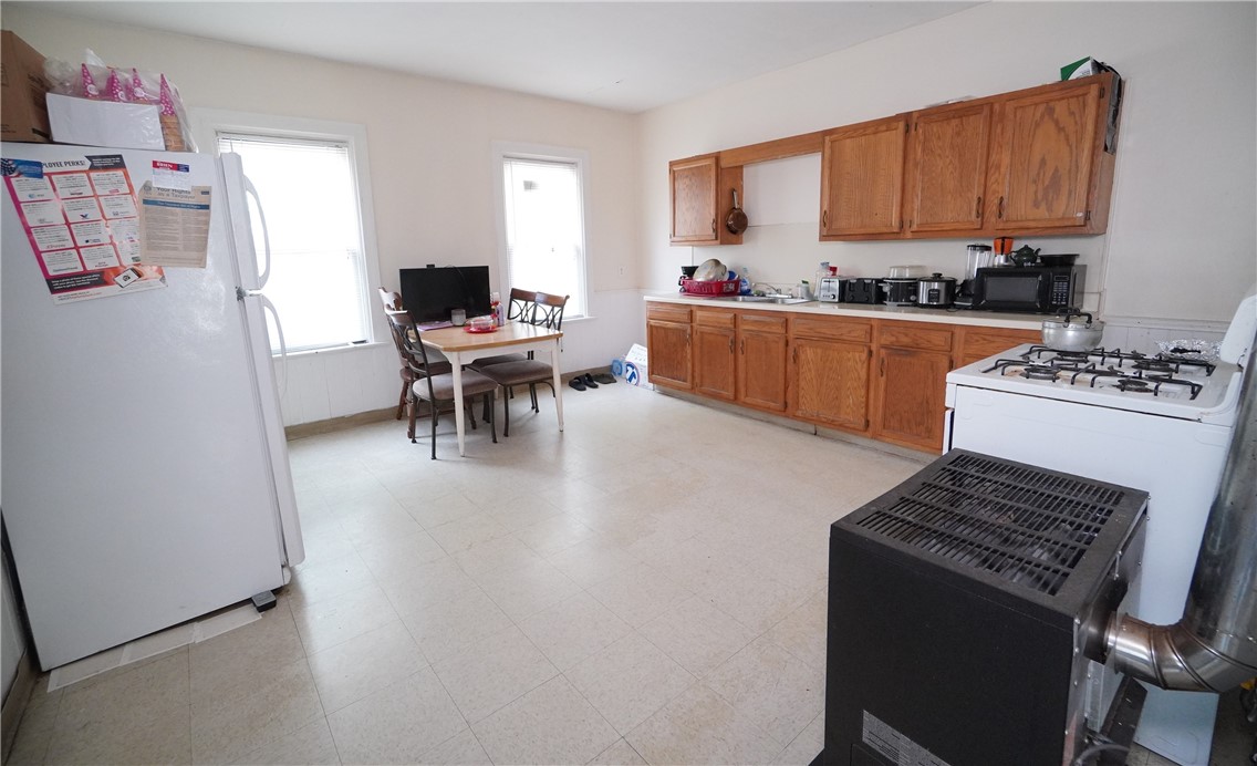 151 Cato Street Woonsocket, RI 02895 - Photo 17 of 43