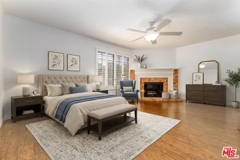 $4,500 | 18100 Burbank Boulevard, Unit 19, Tarzana, CA 91356