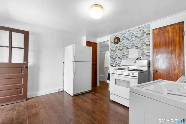 $1,300 | 48 Anderson Street, Unit 2, Naugatuck, CT 06770