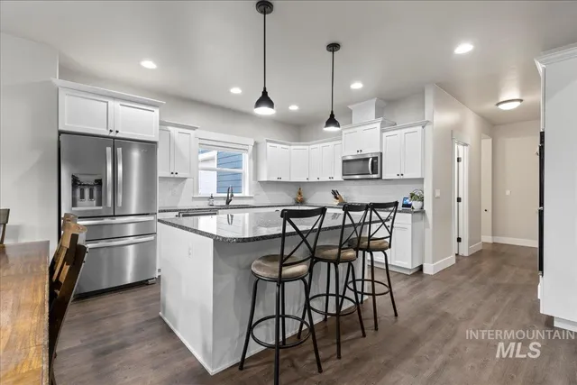 $900,000 | 11 Crescent Circle, Boise, ID 83716