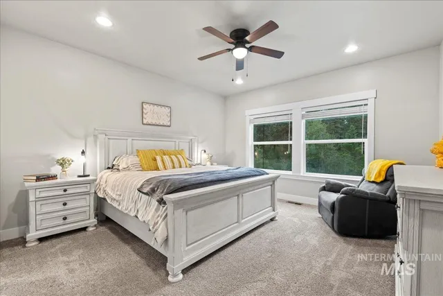 $900,000 | 11 Crescent Circle, Boise, ID 83716