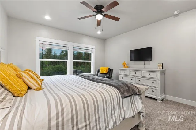 $900,000 | 11 Crescent Circle, Boise, ID 83716