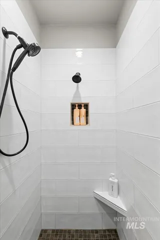 $900,000 | 11 Crescent Circle, Boise, ID 83716