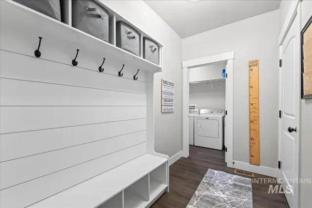 $900,000 | 11 Crescent Circle, Boise, ID 83716