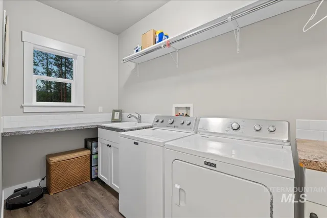 $900,000 | 11 Crescent Circle, Boise, ID 83716