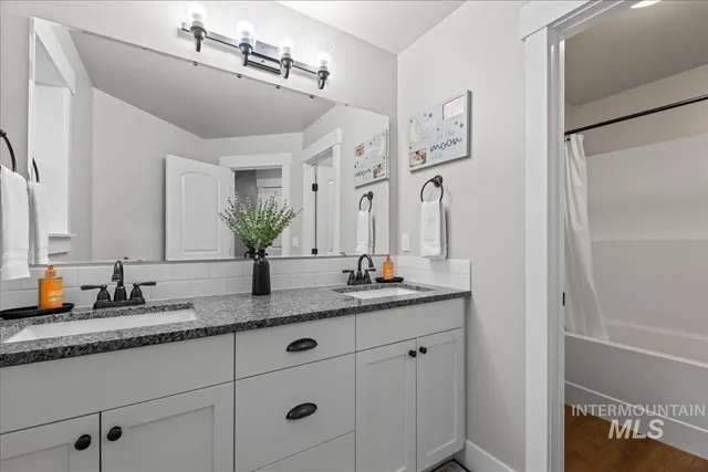 $900,000 | 11 Crescent Circle, Boise, ID 83716