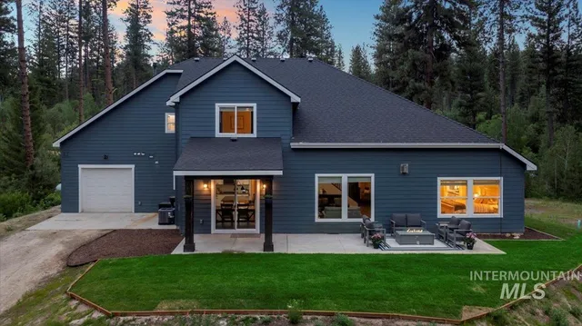 $900,000 | 11 Crescent Circle, Boise, ID 83716