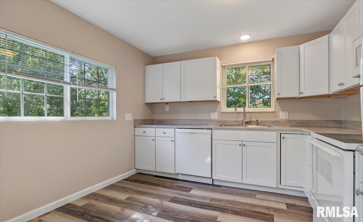 32 Sundowner Lane Springfield, IL 62711 - Photo 8 of 39