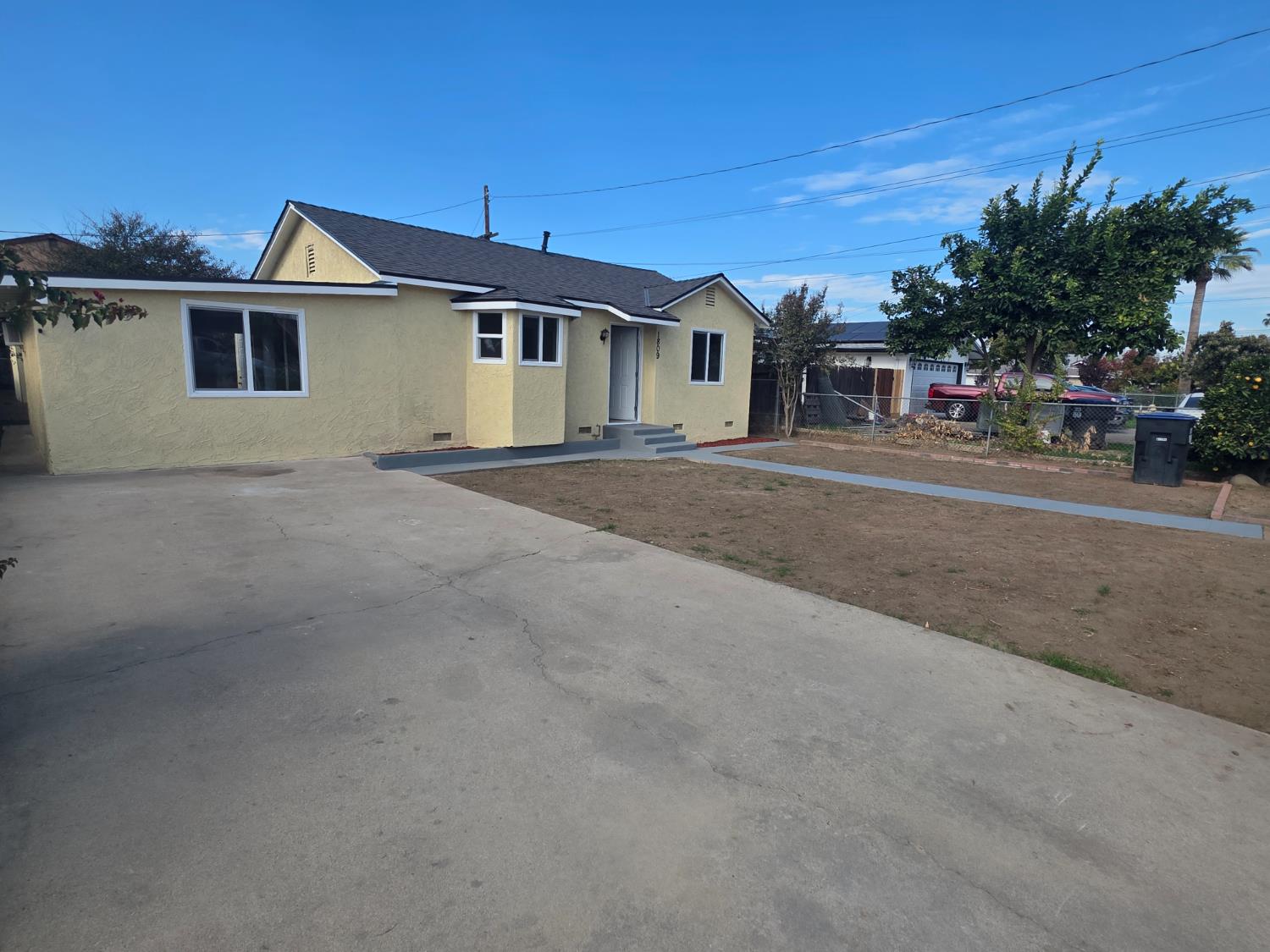 1809 North Bridge Street Visalia, CA 93291 - Photo 2 of 19