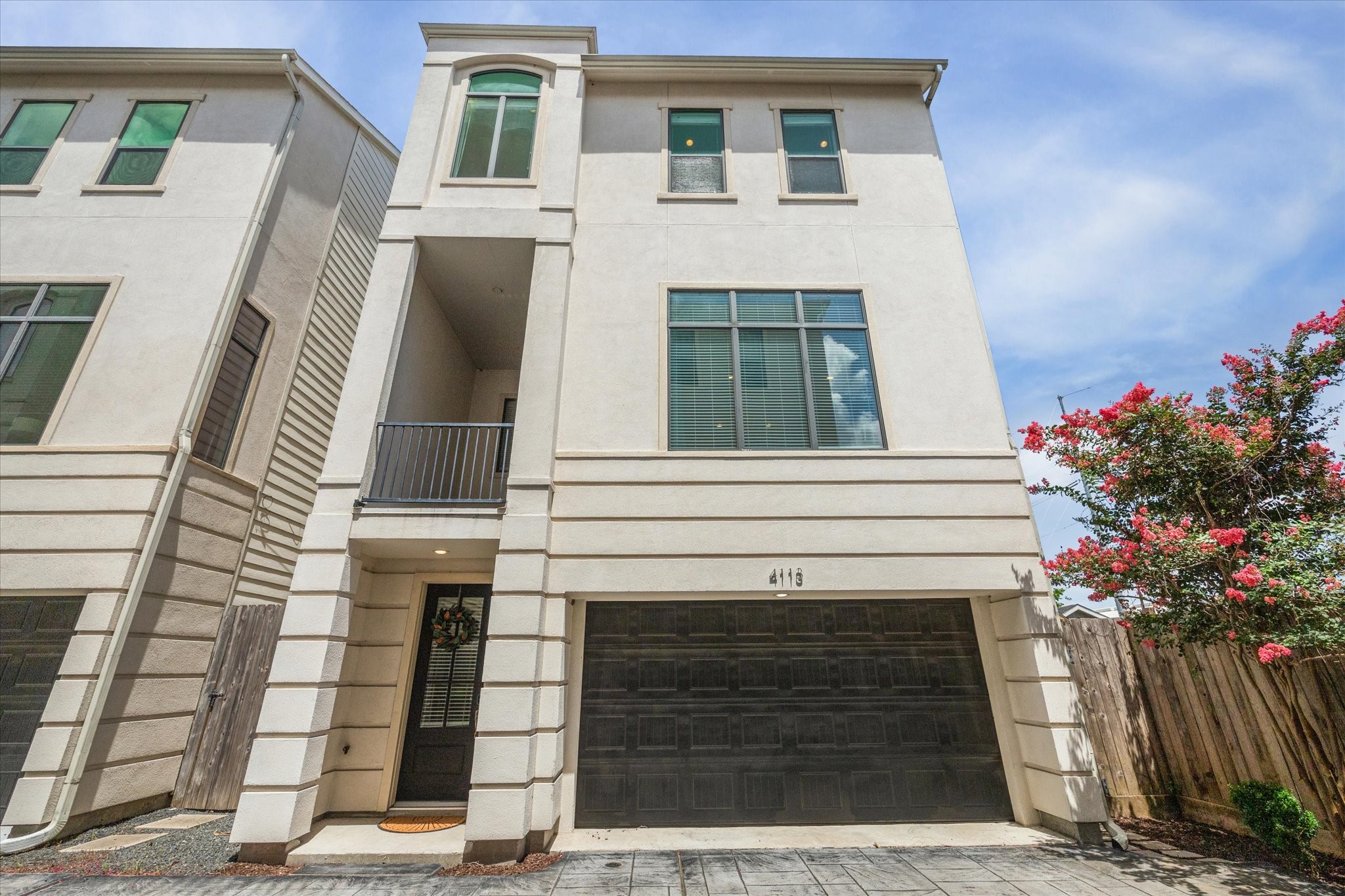 4113 Eigel Street Houston, TX 77007 - Photo 2 of 23 Welcome to 4113 Eigel.