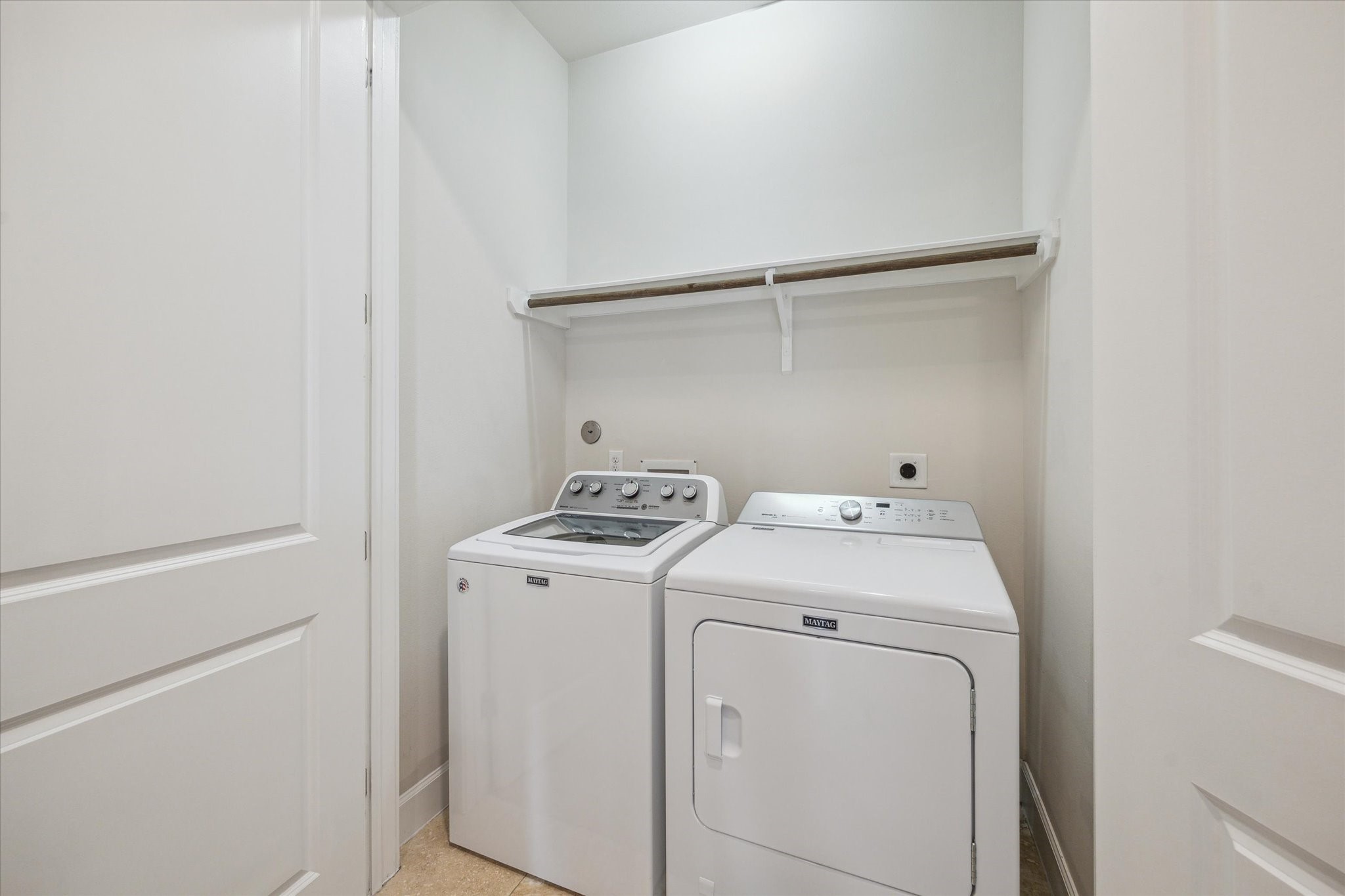 4113 Eigel Street Houston, TX 77007 - Photo 23 of 23 Laundry.