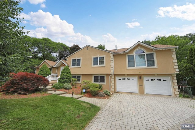 800 Paramus Road, Paramus, NJ 07652 | Compass