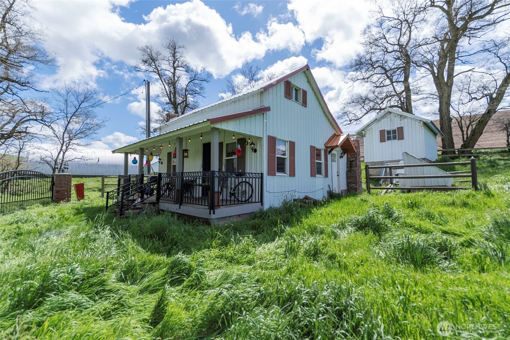950 Lewis Peak Road Waitsburg, WA 99361 - Photo 11 of 40
