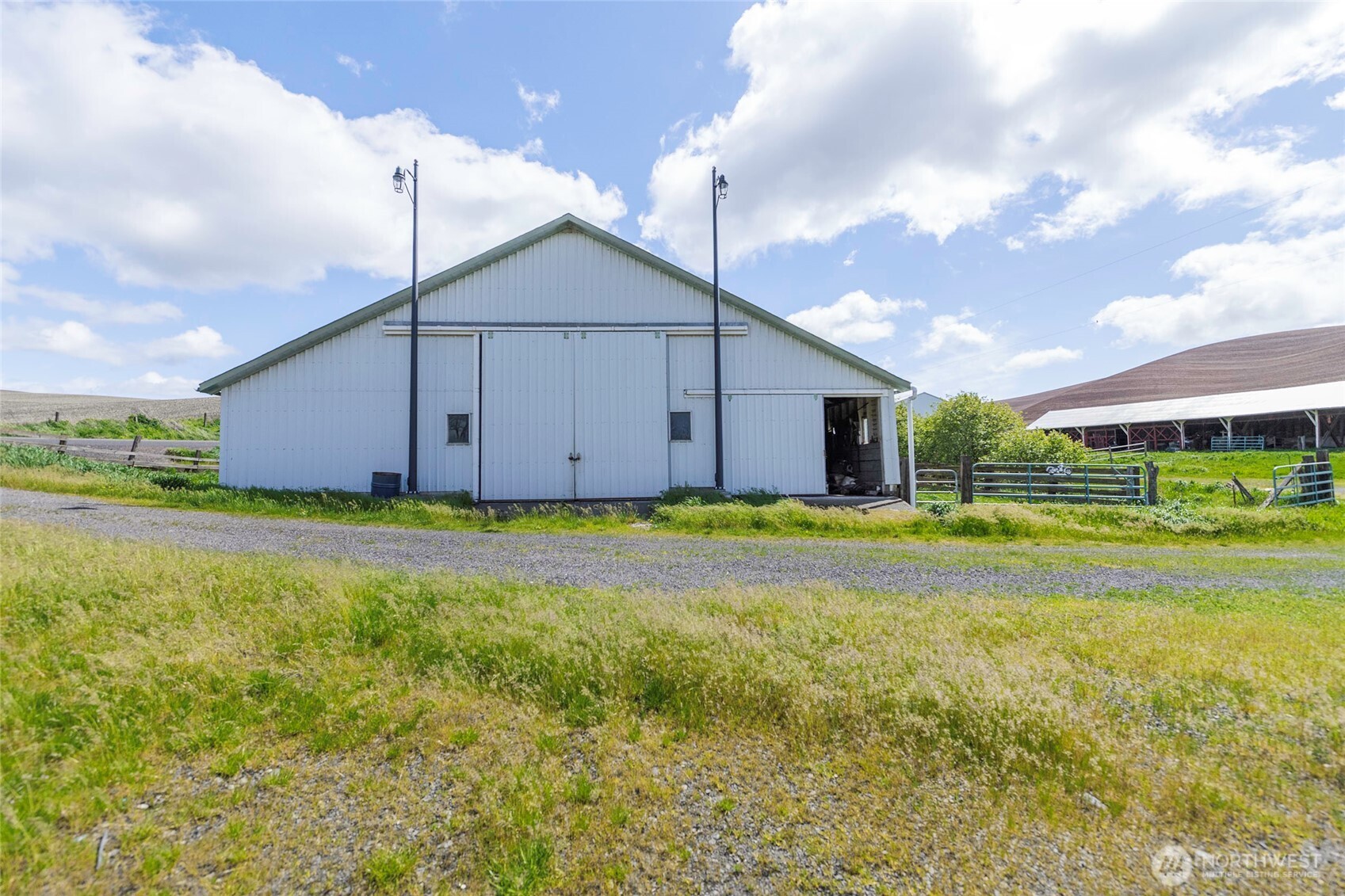 950 Lewis Peak Road Waitsburg, WA 99361 - Photo 2 of 40