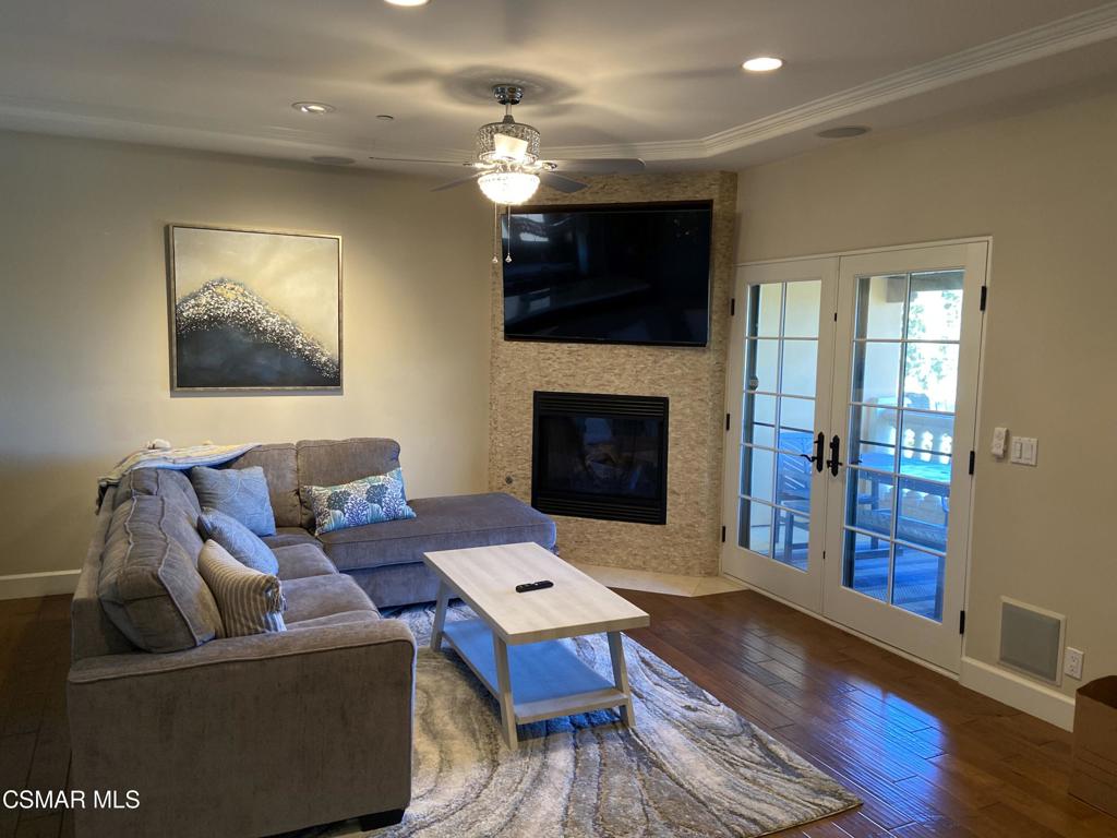 5109 West Wooley Road Oxnard, CA 93035 - Photo 5 of 12