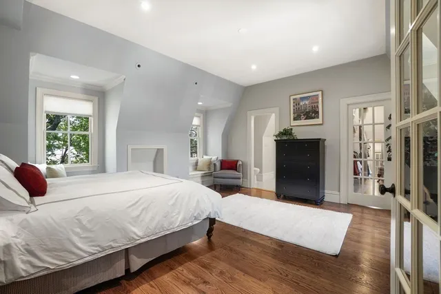 $6,000 | 28 Pennsylvania Avenue, Unit B, Newton, MA 02464