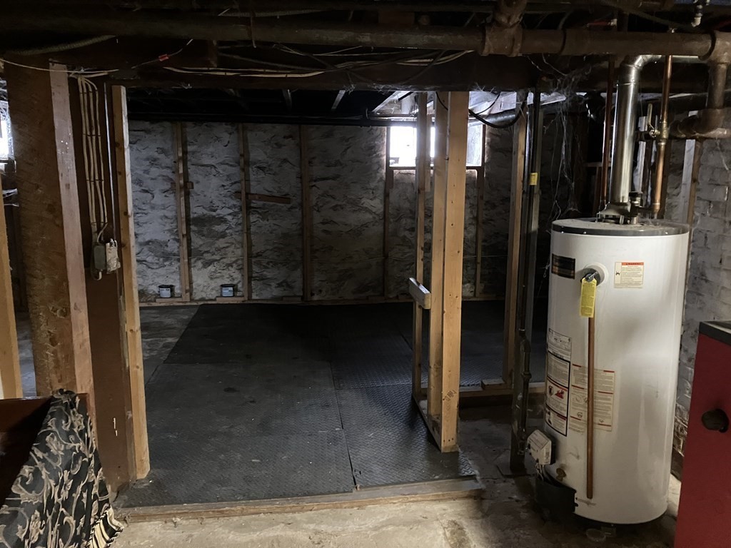 328 Worcester Street Southbridge, MA 01550 - Photo 21 of 26 a view of walk in closet