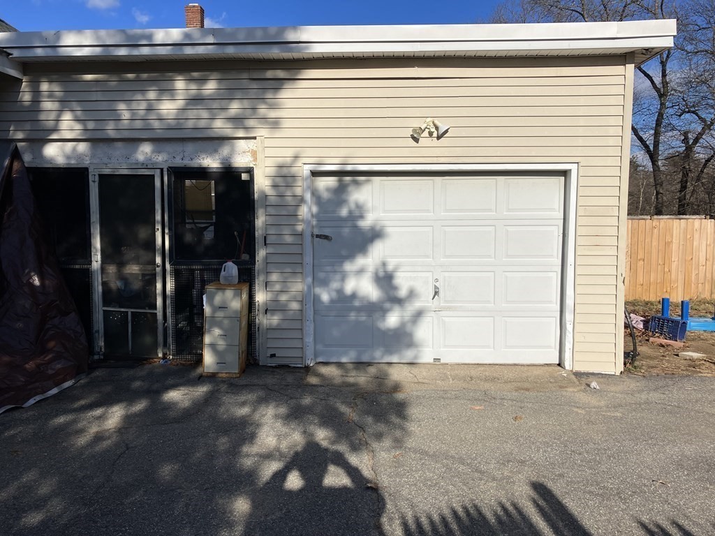 328 Worcester Street Southbridge, MA 01550 - Photo 4 of 26