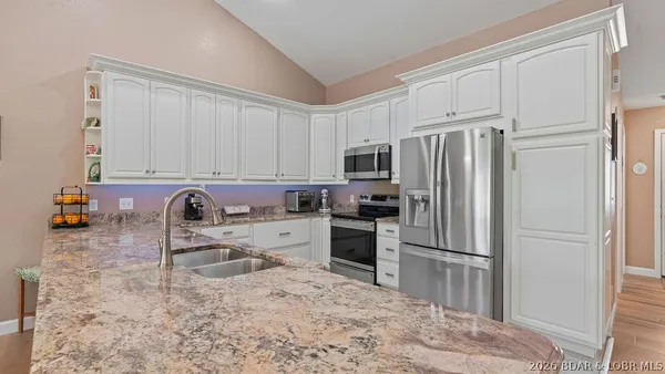$449,000 | 191 Park Pl Drive, Kaiser, MO 65047