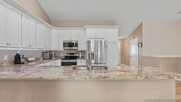 $449,000 | 191 Park Pl Drive, Kaiser, MO 65047