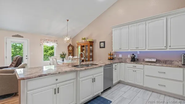 $449,000 | 191 Park Pl Drive, Kaiser, MO 65047