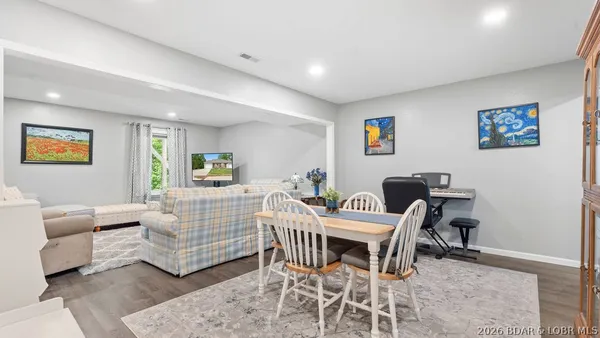 $449,000 | 191 Park Pl Drive, Kaiser, MO 65047