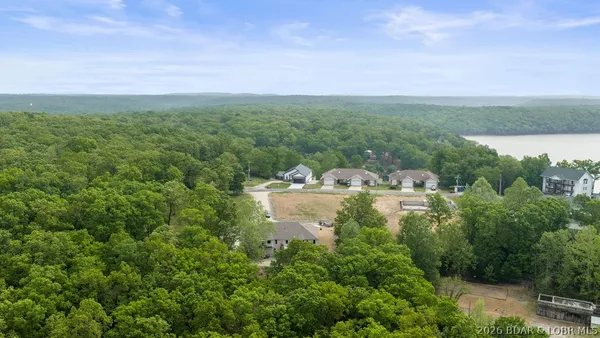 $449,000 | 191 Park Pl Drive, Kaiser, MO 65047