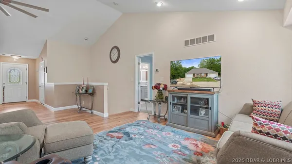 $449,000 | 191 Park Pl Drive, Kaiser, MO 65047