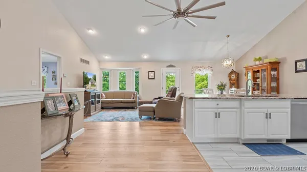 $449,000 | 191 Park Pl Drive, Kaiser, MO 65047