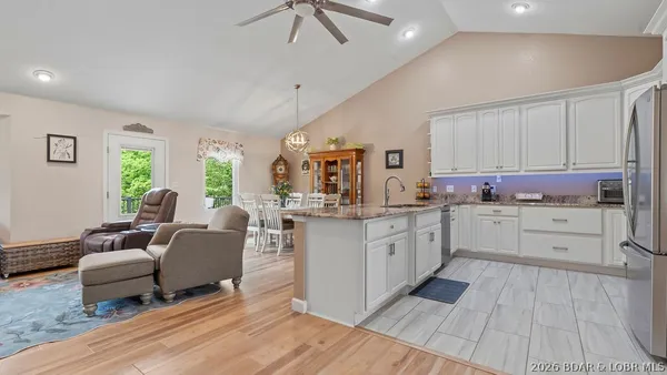 $449,000 | 191 Park Pl Drive, Kaiser, MO 65047
