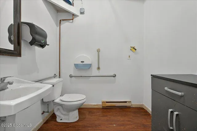 $17 | 80 West Circular Street, Unit SUITE 1, Saratoga Springs, NY 12866