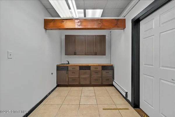 $17 | 80 West Circular Street, Unit SUITE 1, Saratoga Springs, NY 12866