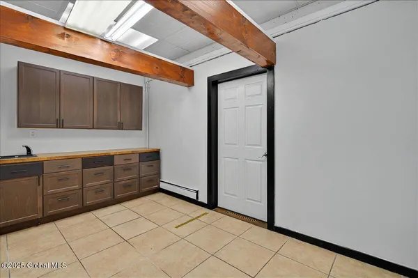 $17 | 80 West Circular Street, Unit SUITE 1, Saratoga Springs, NY 12866