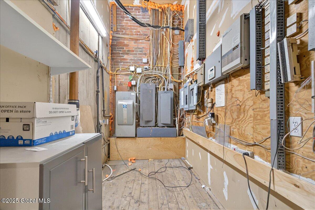 80 West Circular Street, Unit SUITE 1 Saratoga Springs, NY 12866 - Photo 21 of 29 06-80 WEST CIR-24