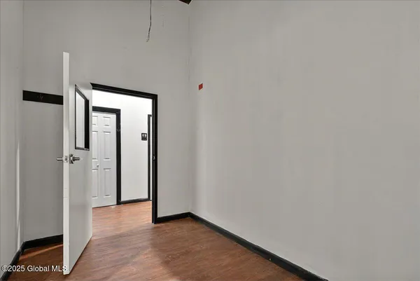 $17 | 80 West Circular Street, Unit SUITE 1, Saratoga Springs, NY 12866