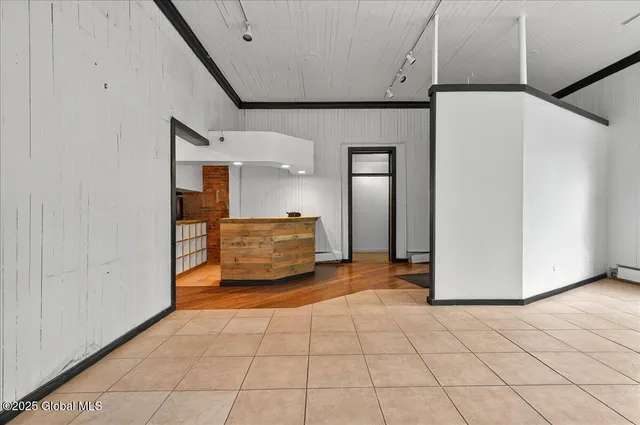 $17 | 80 West Circular Street, Unit SUITE 1, Saratoga Springs, NY 12866