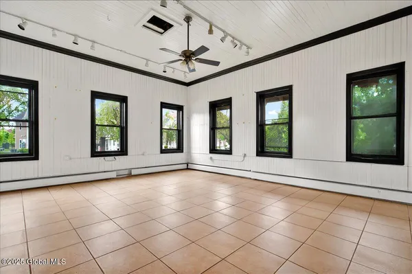 $17 | 80 West Circular Street, Unit SUITE 1, Saratoga Springs, NY 12866