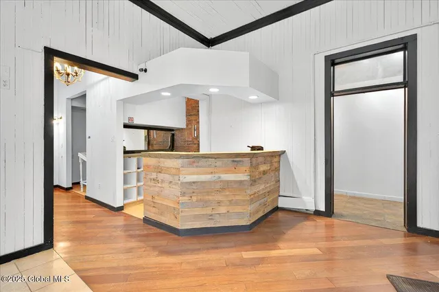 $17 | 80 West Circular Street, Unit SUITE 1, Saratoga Springs, NY 12866