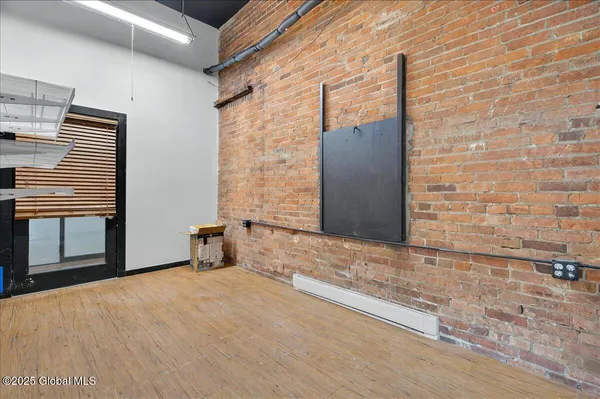 $17 | 80 West Circular Street, Unit SUITE 1, Saratoga Springs, NY 12866