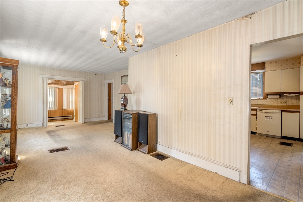 25 Curve Street Newton, MA 02465 - Photo 13 of 40