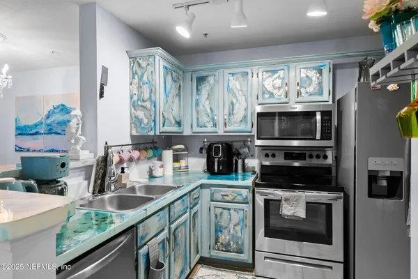 $155,500 | 7701 Timberlin Park Boulevard, Unit 434, Jacksonville, FL 32256