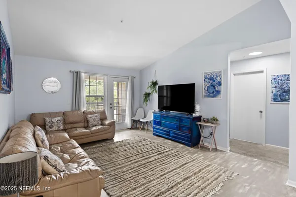 $155,500 | 7701 Timberlin Park Boulevard, Unit 434, Jacksonville, FL 32256