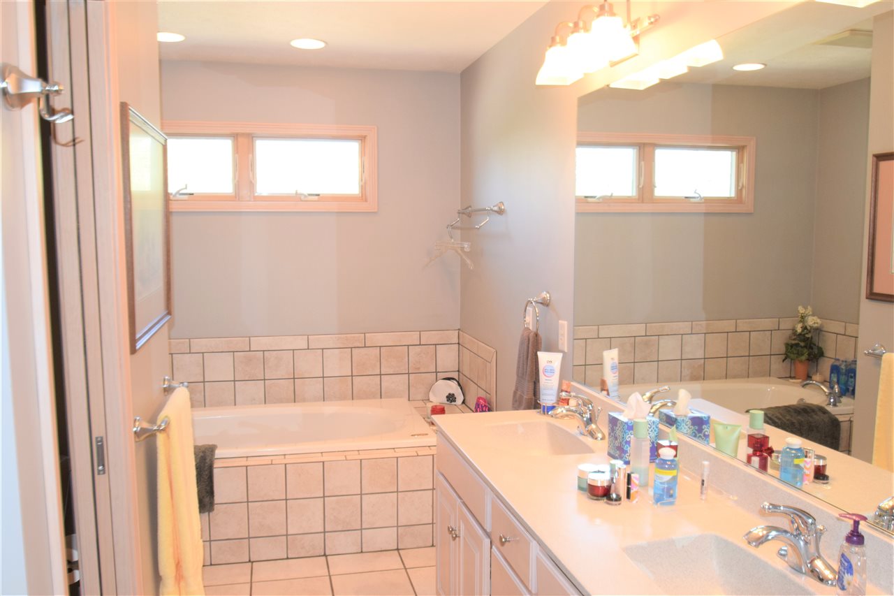 7949 East Cherokee Road Syracuse, IN 46567 - Photo 22 of 36 Gallery Image 22