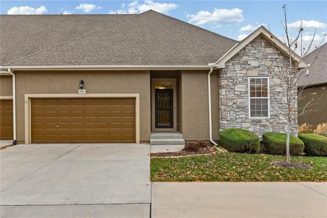 $475,000 | 16639 West 168th Place, Olathe, KS 66062