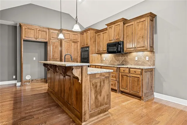 $469,950 | 16639 West 168th Place, Olathe, KS 66062