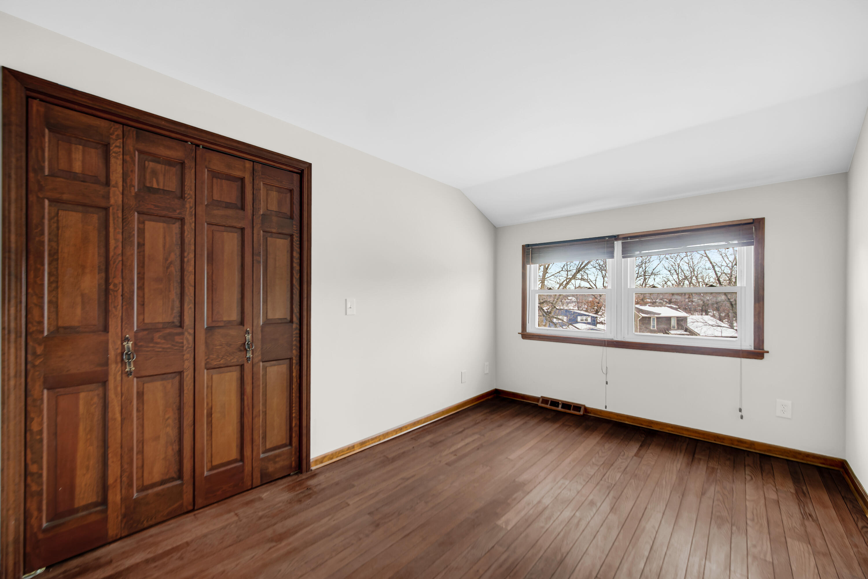 2044 Hidden Valley Drive Crown Point, IN 46307 - Photo 20 of 31 3000x2000