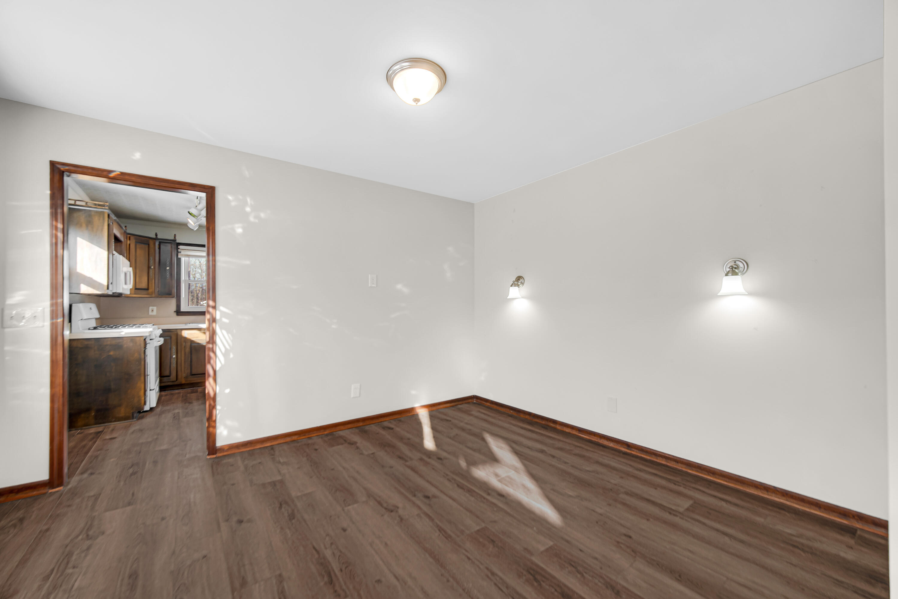 2044 Hidden Valley Drive Crown Point, IN 46307 - Photo 7 of 31 3000x2000